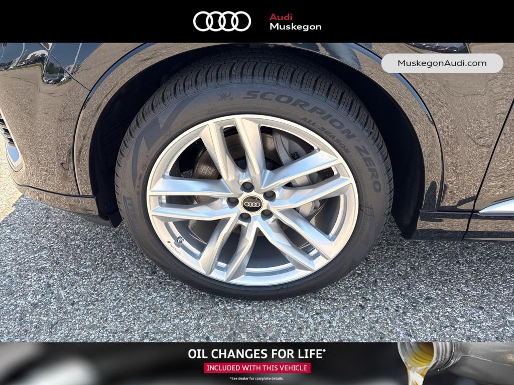 new 2025 Audi Q7 car, priced at $70,850
