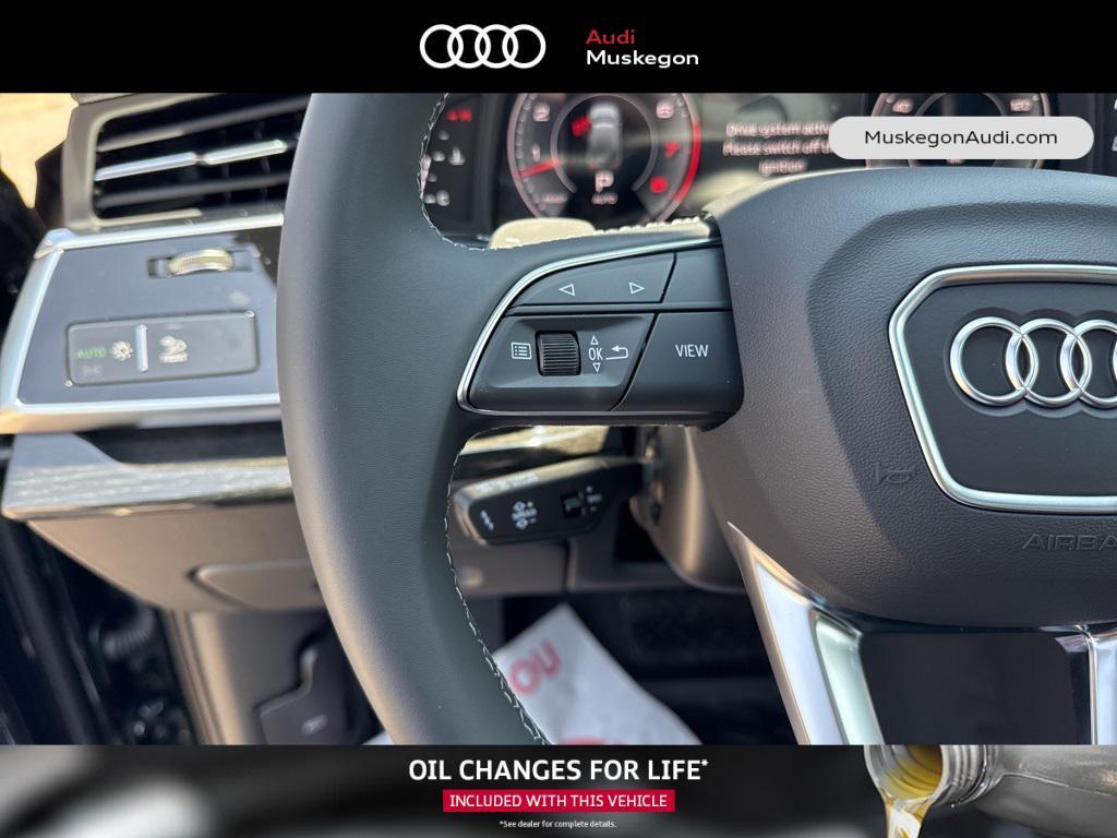 new 2025 Audi Q7 car, priced at $70,850