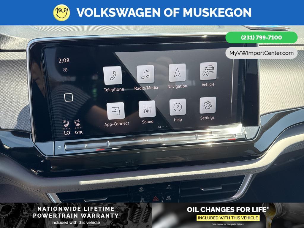 new 2025 Volkswagen Atlas car, priced at $45,400