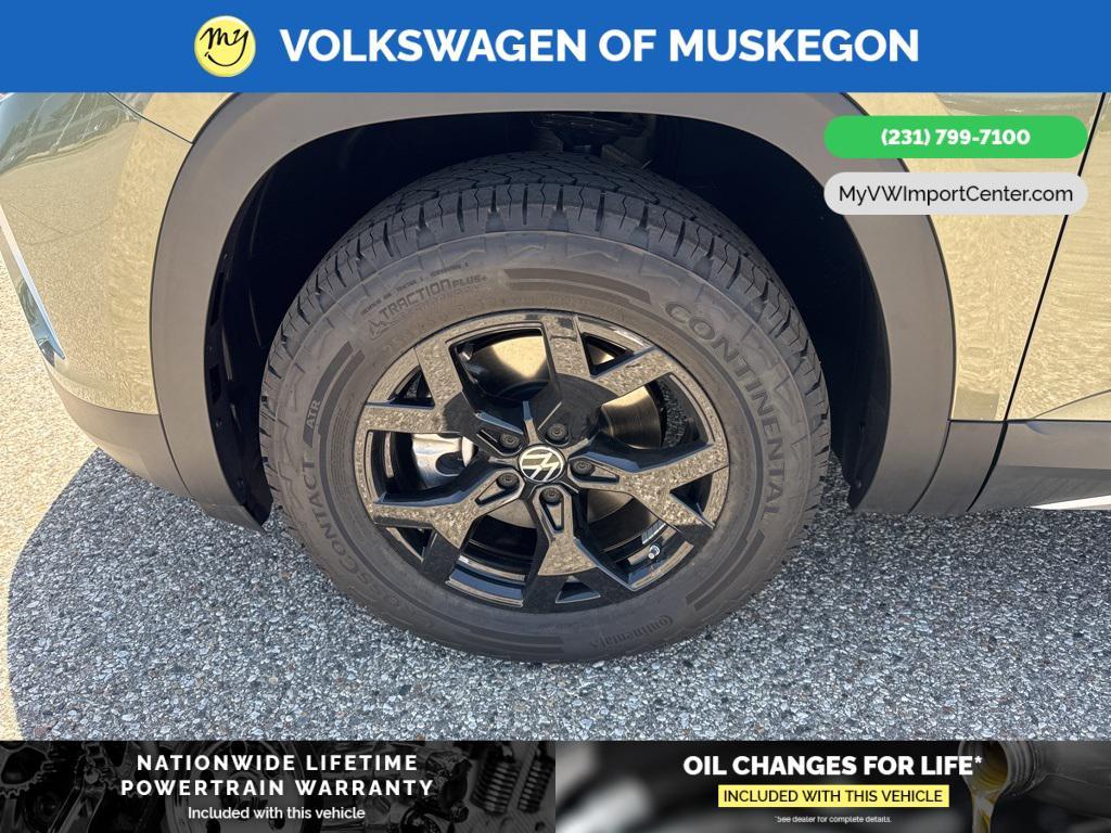 new 2025 Volkswagen Atlas car, priced at $45,400
