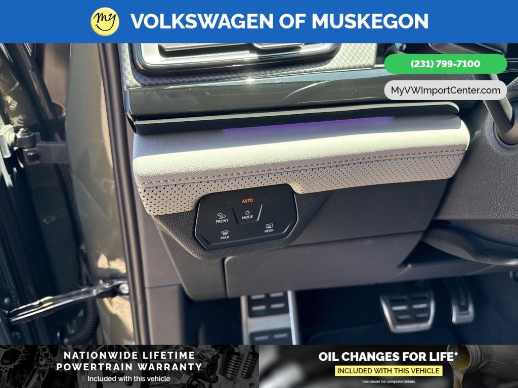 new 2025 Volkswagen Atlas car, priced at $45,400