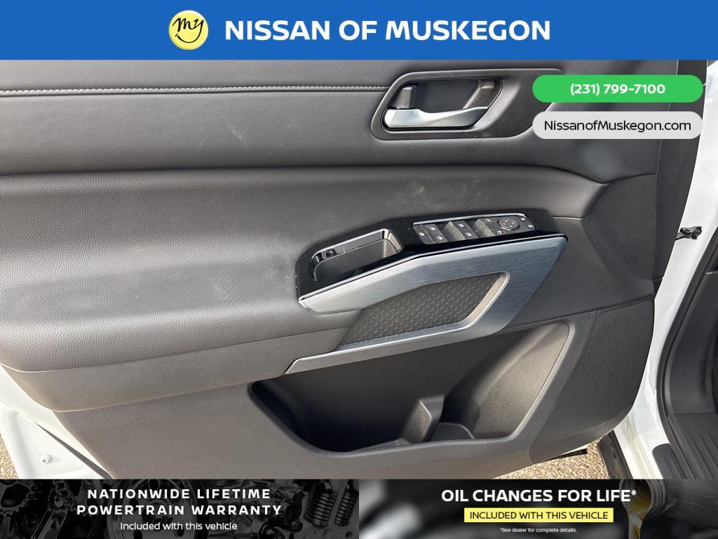 new 2025 Nissan Pathfinder car, priced at $48,582