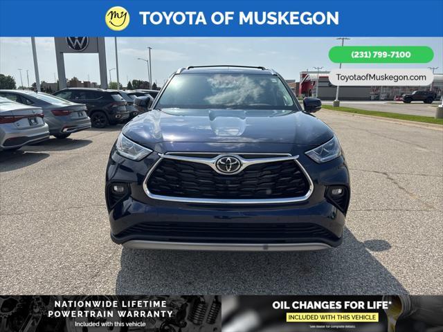 new 2025 Toyota Highlander Hybrid car, priced at $57,886