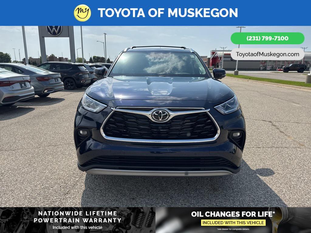 new 2025 Toyota Highlander Hybrid car, priced at $57,886