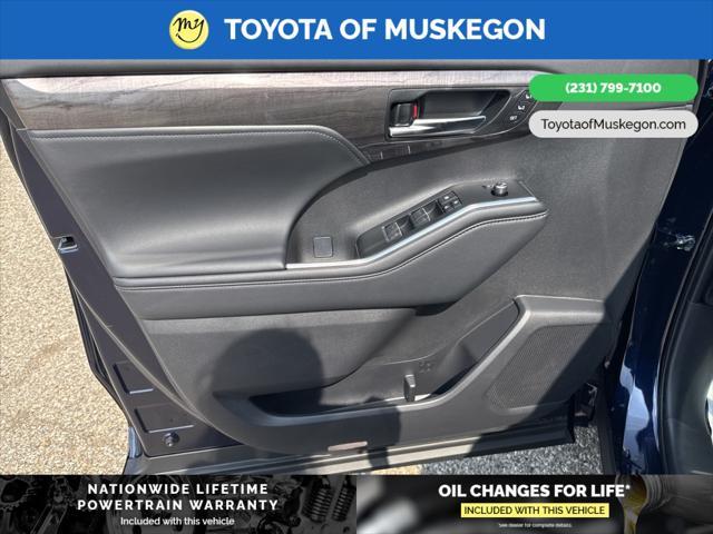 new 2025 Toyota Highlander Hybrid car, priced at $57,886