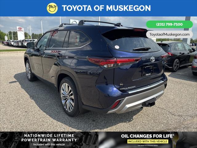 new 2025 Toyota Highlander Hybrid car, priced at $57,886