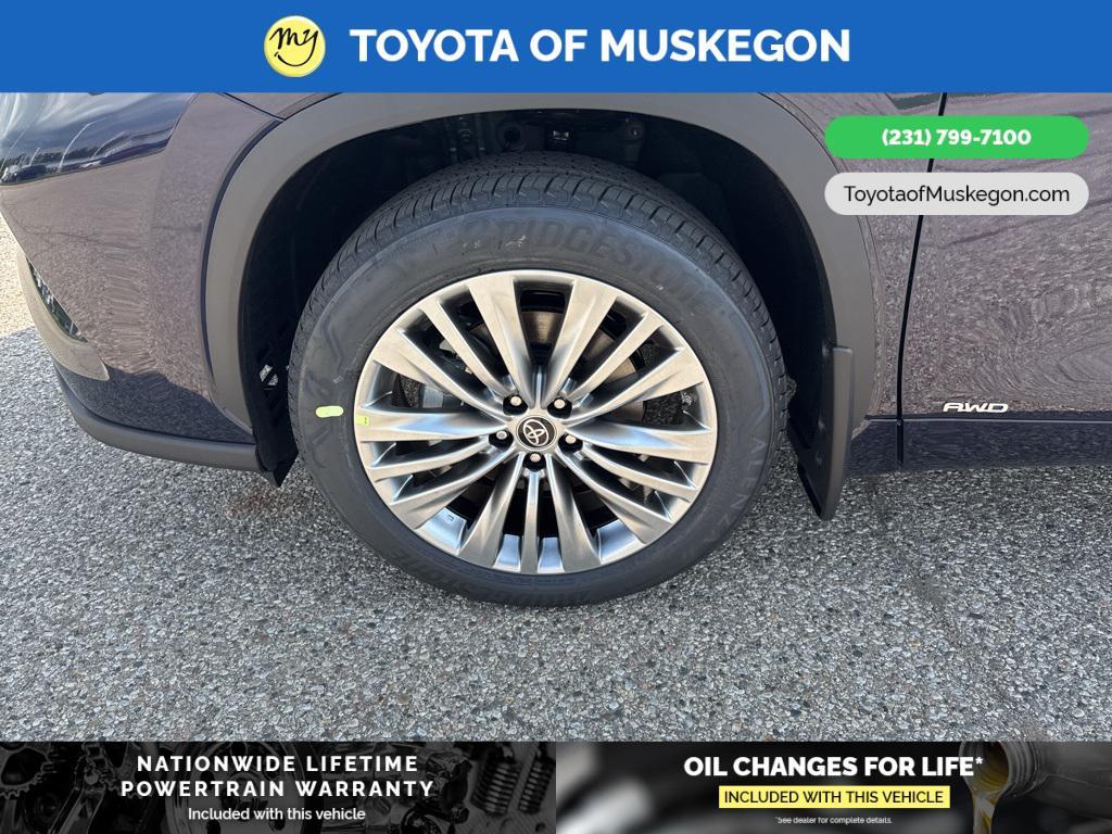 new 2025 Toyota Highlander Hybrid car, priced at $57,886