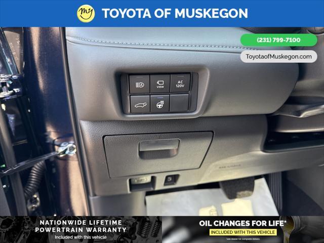 new 2025 Toyota Highlander Hybrid car, priced at $57,886