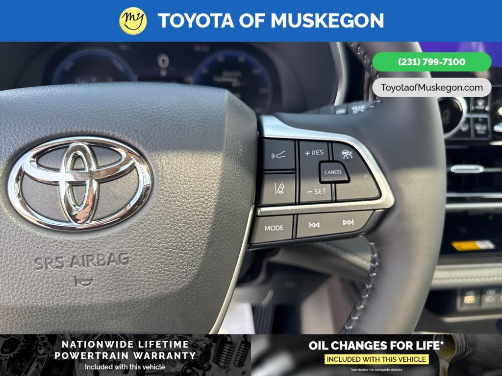 new 2025 Toyota Highlander Hybrid car, priced at $57,886