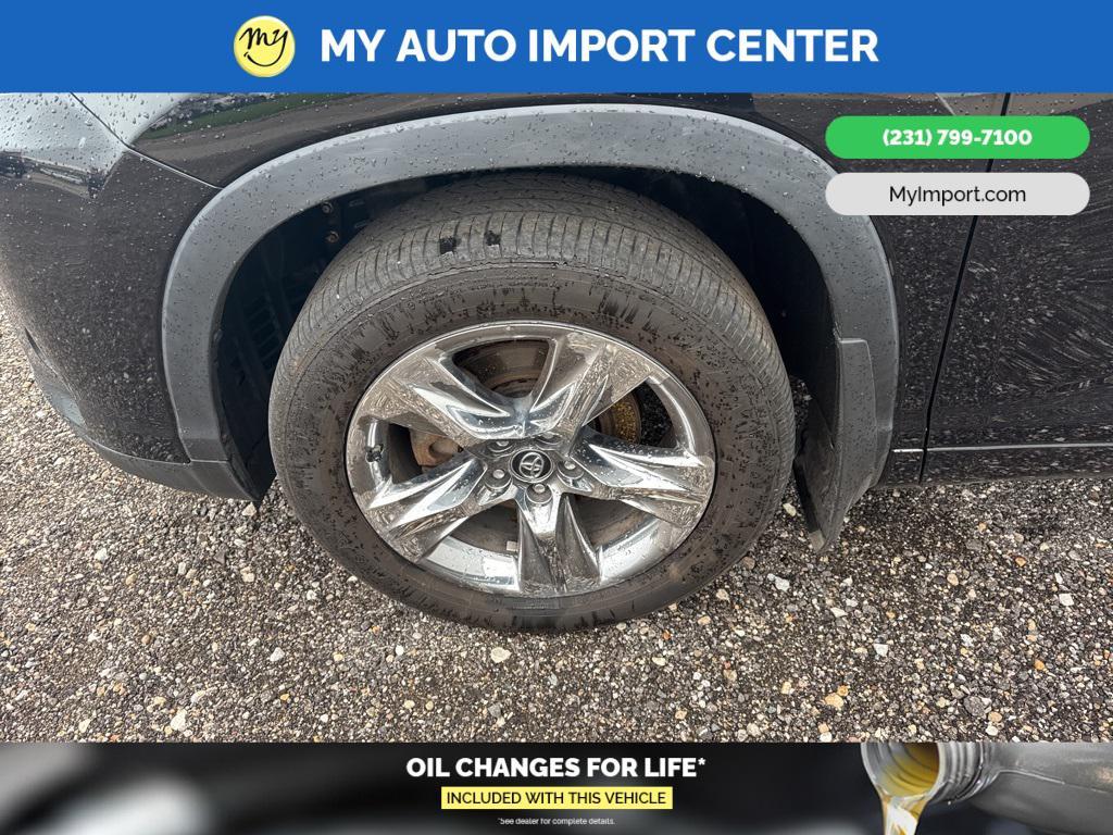 used 2019 Toyota Highlander car, priced at $30,682