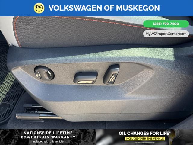 new 2025 Volkswagen Atlas car, priced at $48,101