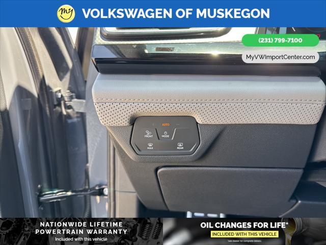 new 2025 Volkswagen Atlas car, priced at $48,101