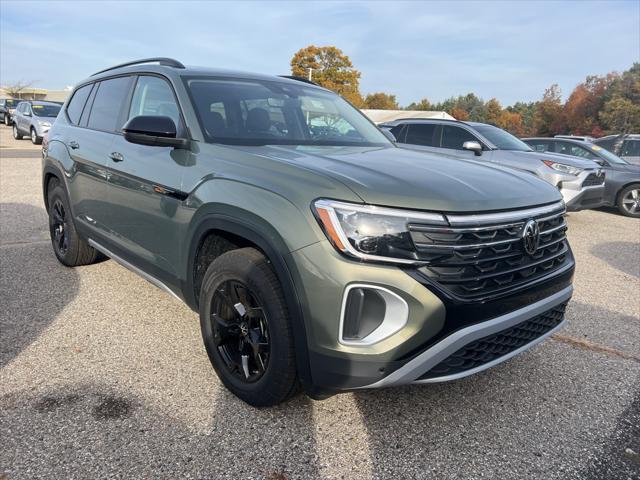 new 2024 Volkswagen Atlas car, priced at $50,621