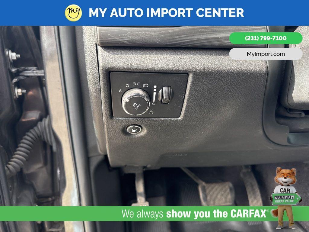 used 2019 Jeep Grand Cherokee car, priced at $15,484