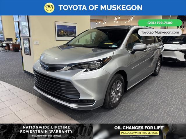 new 2025 Toyota Sienna car, priced at $45,095