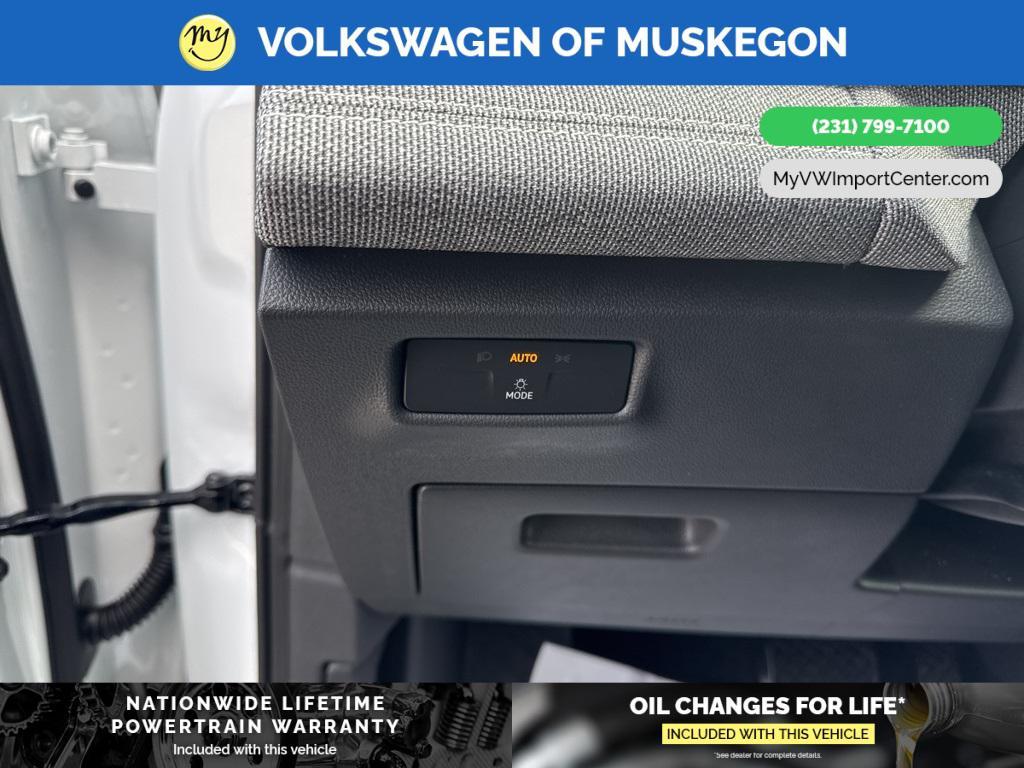 new 2025 Volkswagen Tiguan car, priced at $32,682
