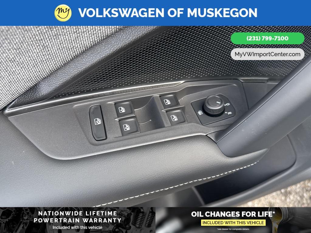 new 2025 Volkswagen Tiguan car, priced at $32,682
