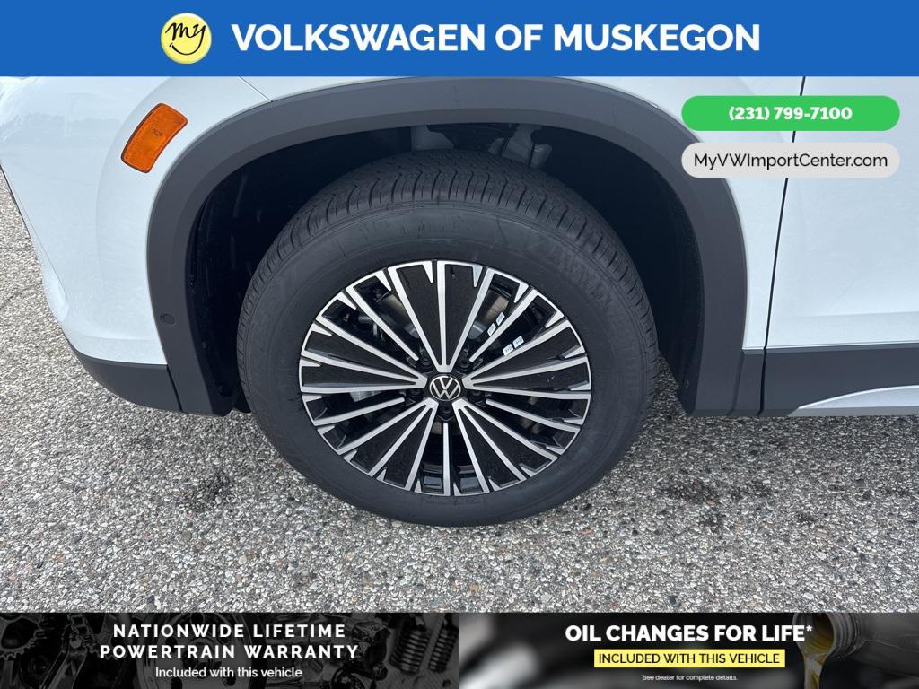 new 2025 Volkswagen Tiguan car, priced at $32,682