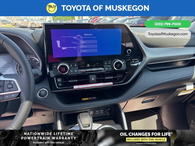 new 2025 Toyota Highlander car, priced at $48,572