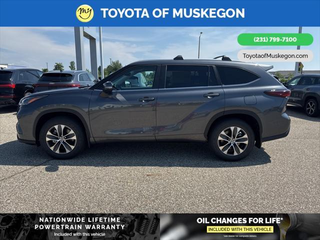 new 2025 Toyota Highlander car, priced at $48,572