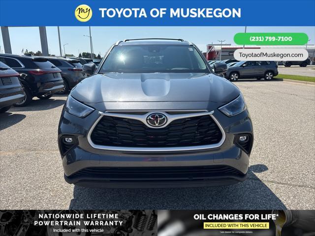 new 2025 Toyota Highlander car, priced at $48,572