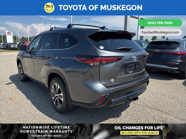 new 2025 Toyota Highlander car, priced at $48,572