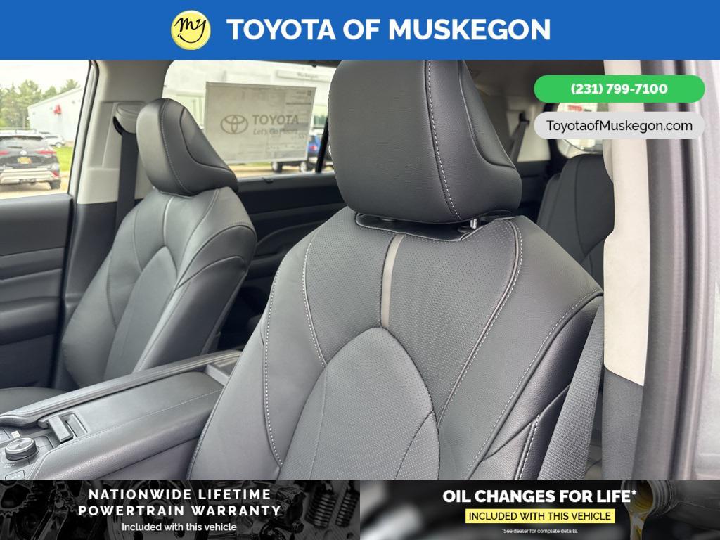 new 2025 Toyota Grand Highlander car, priced at $58,682