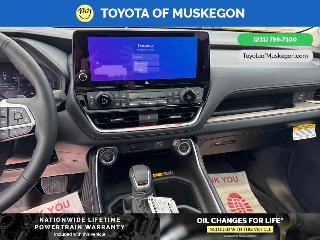 new 2025 Toyota Grand Highlander car, priced at $58,682