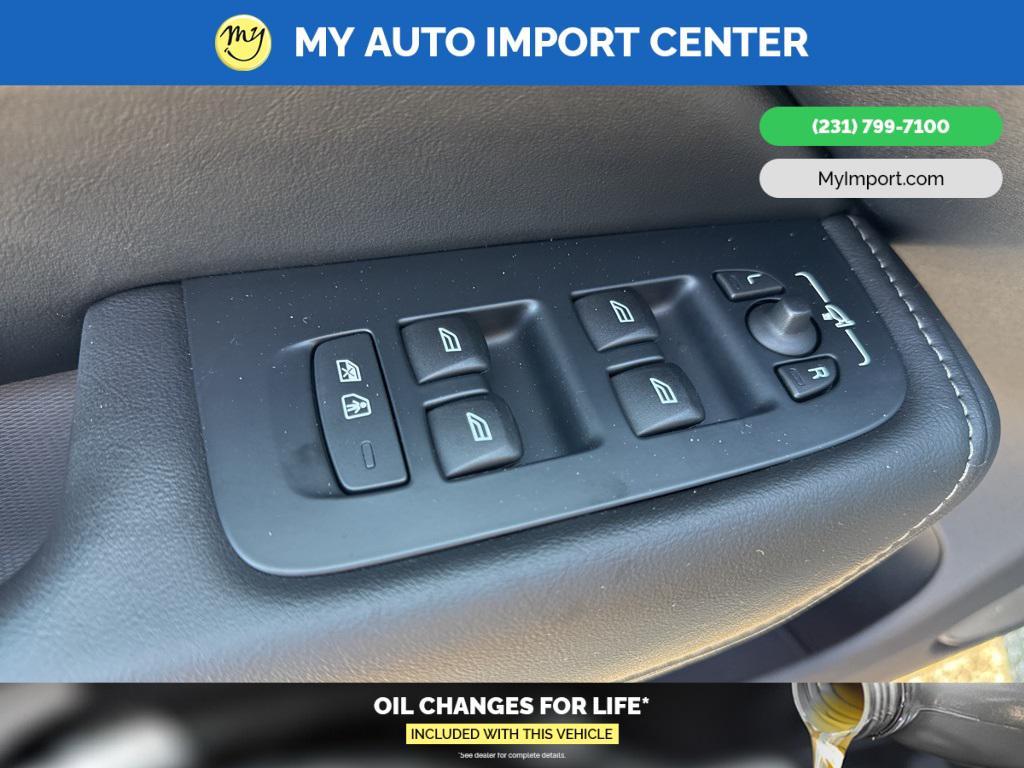 used 2022 Volvo XC60 car, priced at $36,703
