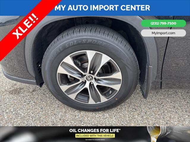 used 2022 Toyota Highlander car, priced at $32,781