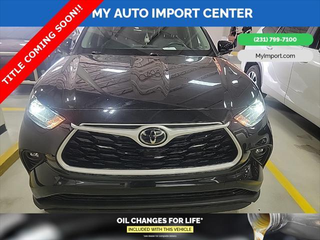 used 2022 Toyota Highlander car, priced at $32,937