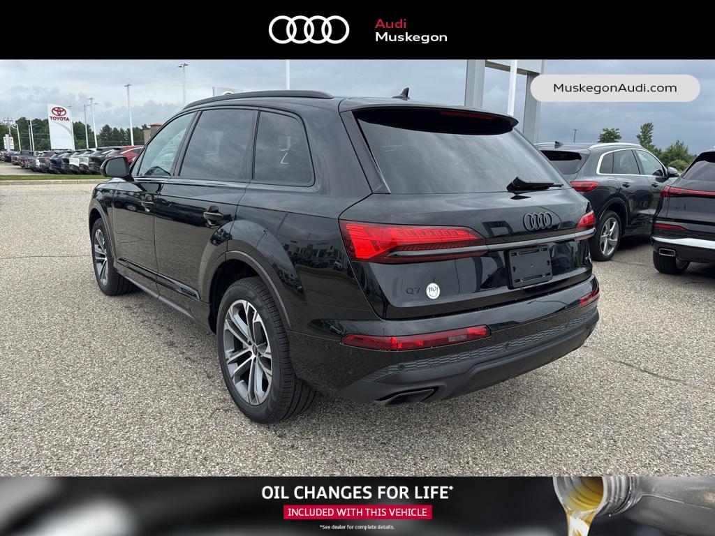 new 2025 Audi Q7 car, priced at $61,920