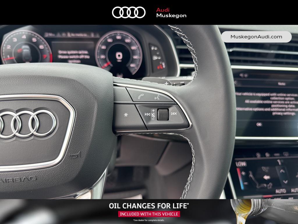 new 2025 Audi Q7 car, priced at $61,920