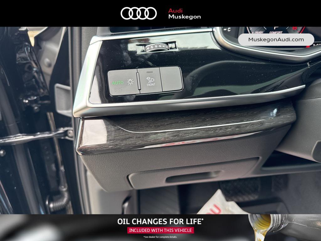 new 2025 Audi Q7 car, priced at $61,920