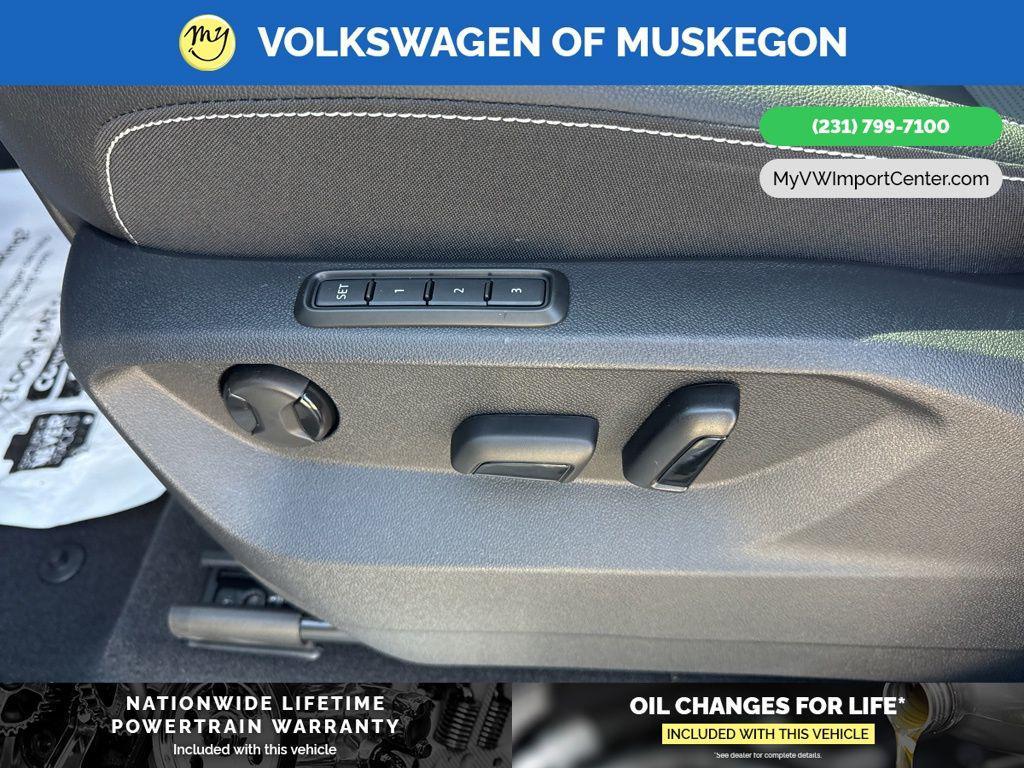 new 2026 Volkswagen Atlas Cross Sport car, priced at $53,337