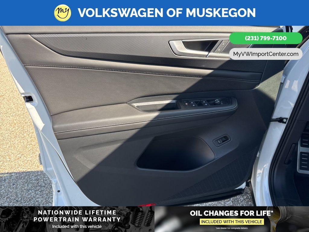 new 2026 Volkswagen Atlas Cross Sport car, priced at $53,337