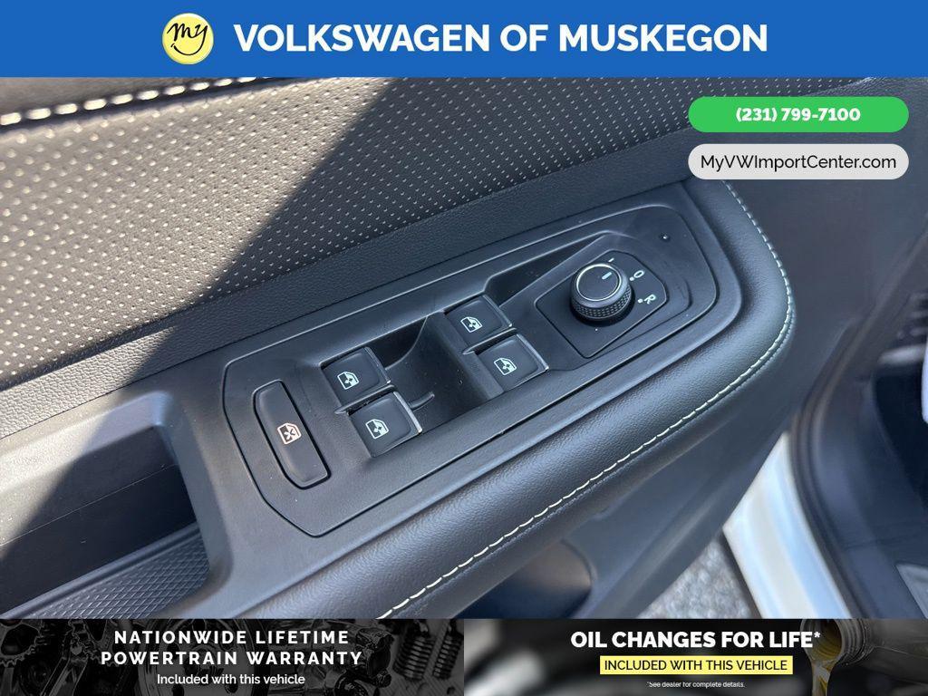 new 2026 Volkswagen Atlas Cross Sport car, priced at $53,337