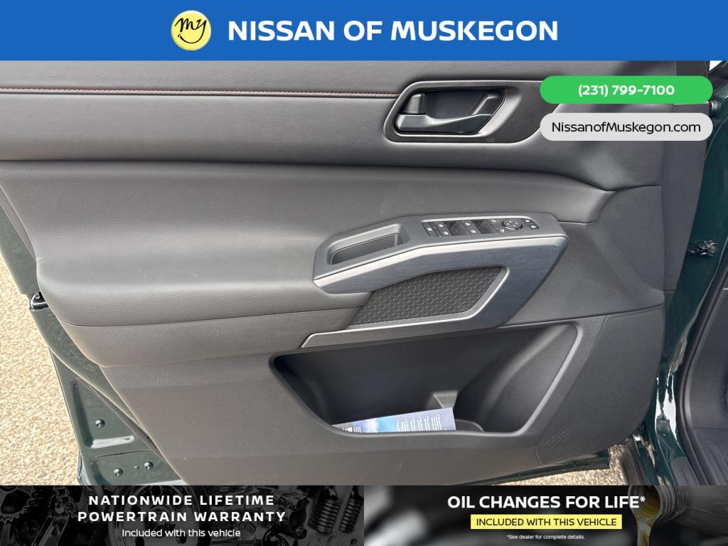 new 2025 Nissan Pathfinder car, priced at $45,732