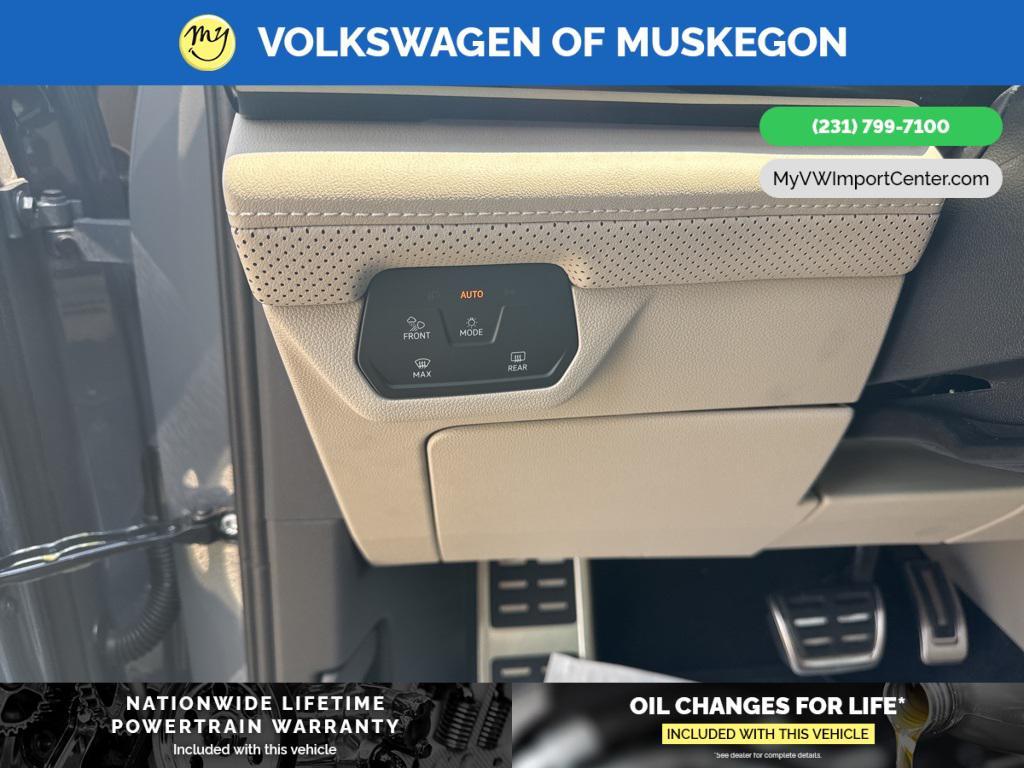 new 2025 Volkswagen Atlas car, priced at $53,091