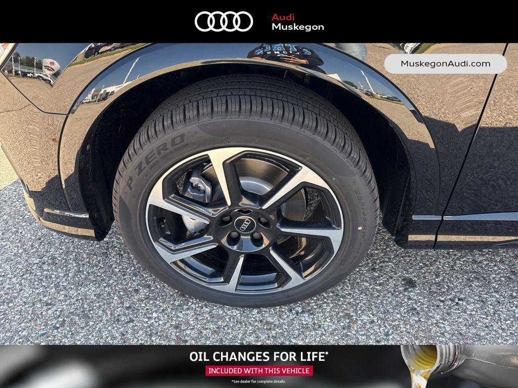 new 2025 Audi Q3 car, priced at $46,925