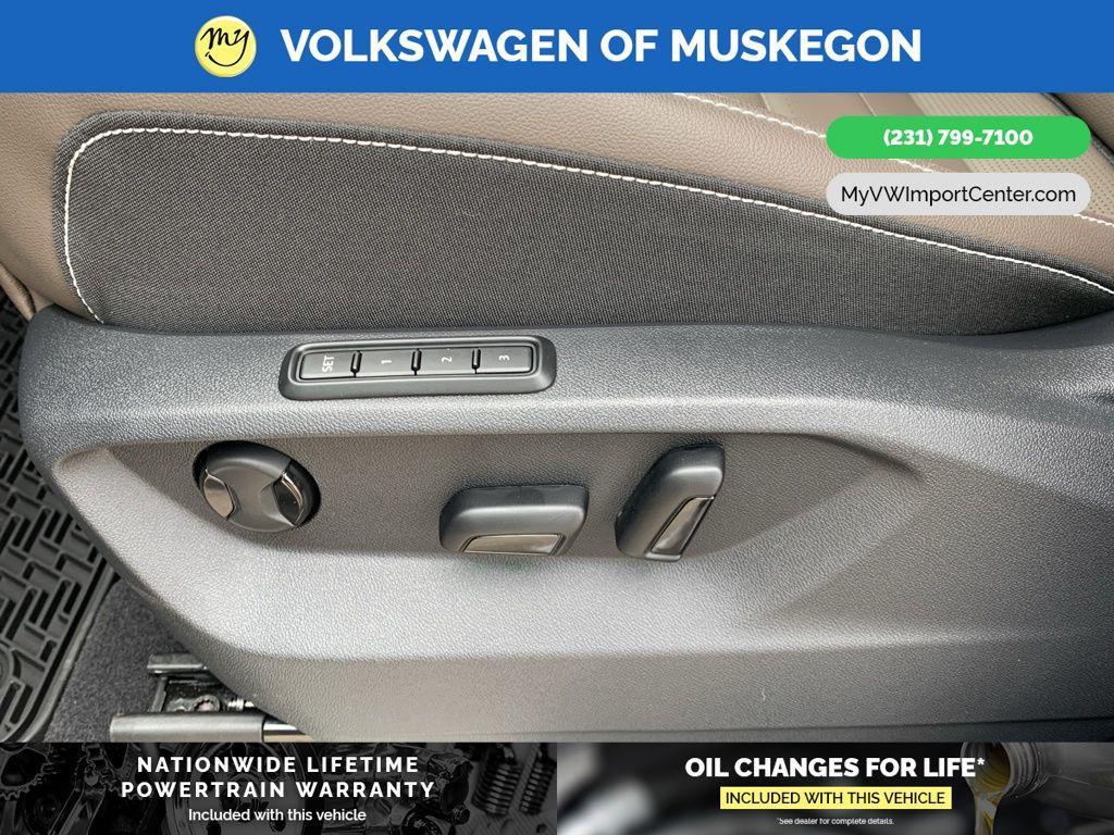 new 2025 Volkswagen Atlas car, priced at $45,738