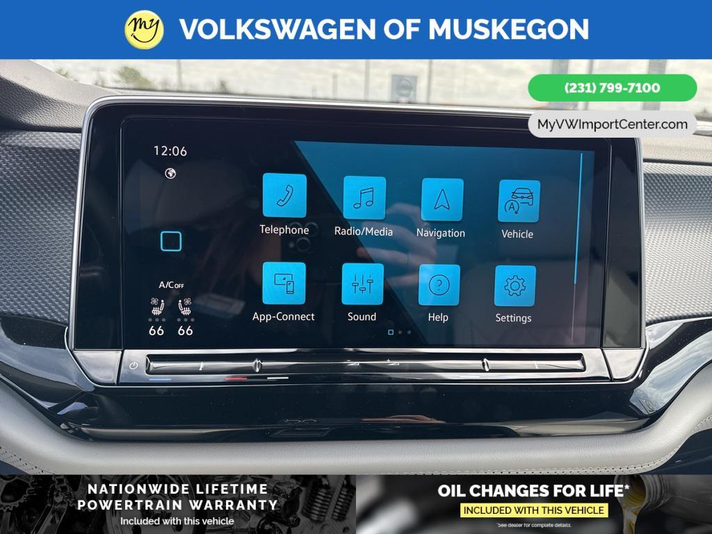 new 2025 Volkswagen Atlas Cross Sport car