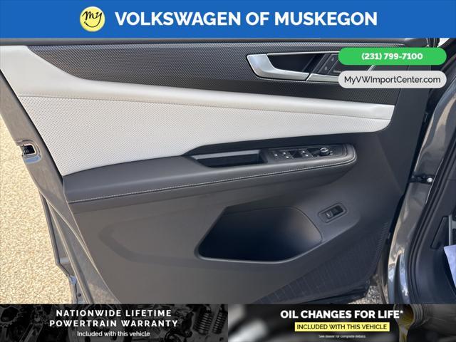 new 2025 Volkswagen Atlas Cross Sport car
