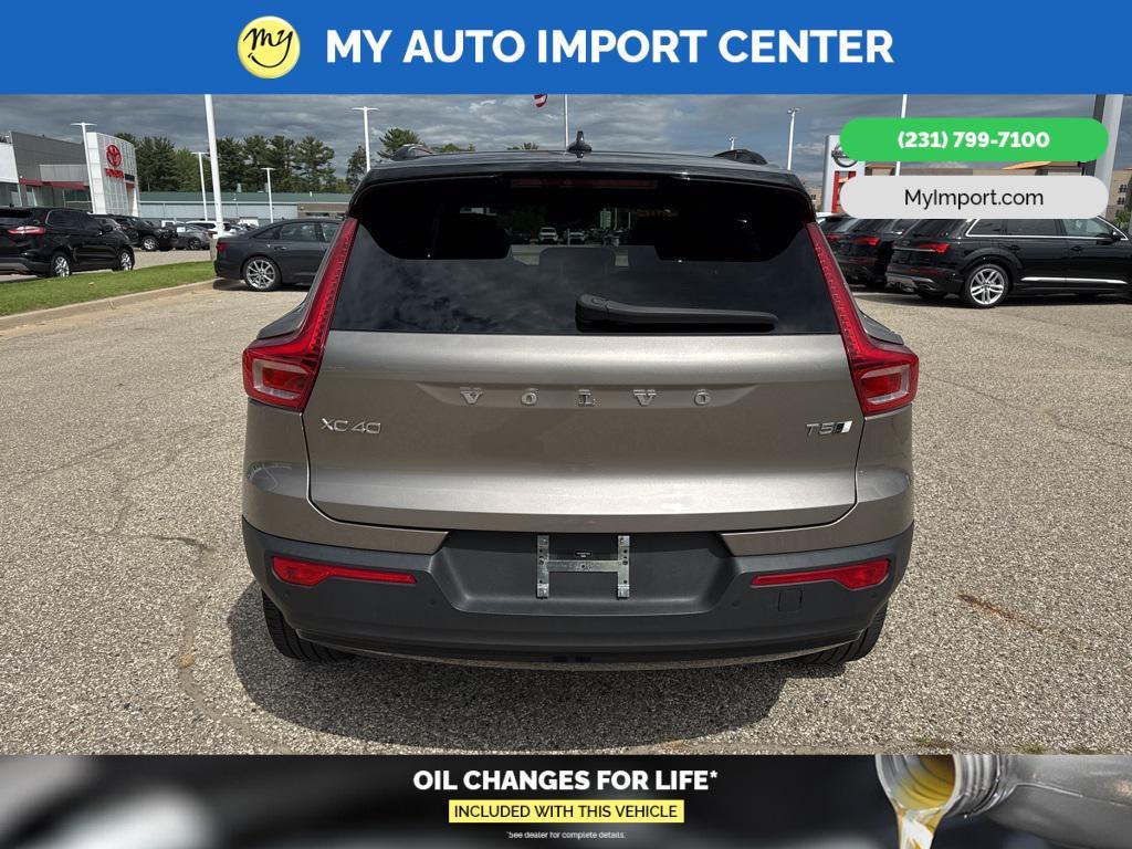 used 2022 Volvo XC40 car, priced at $33,450