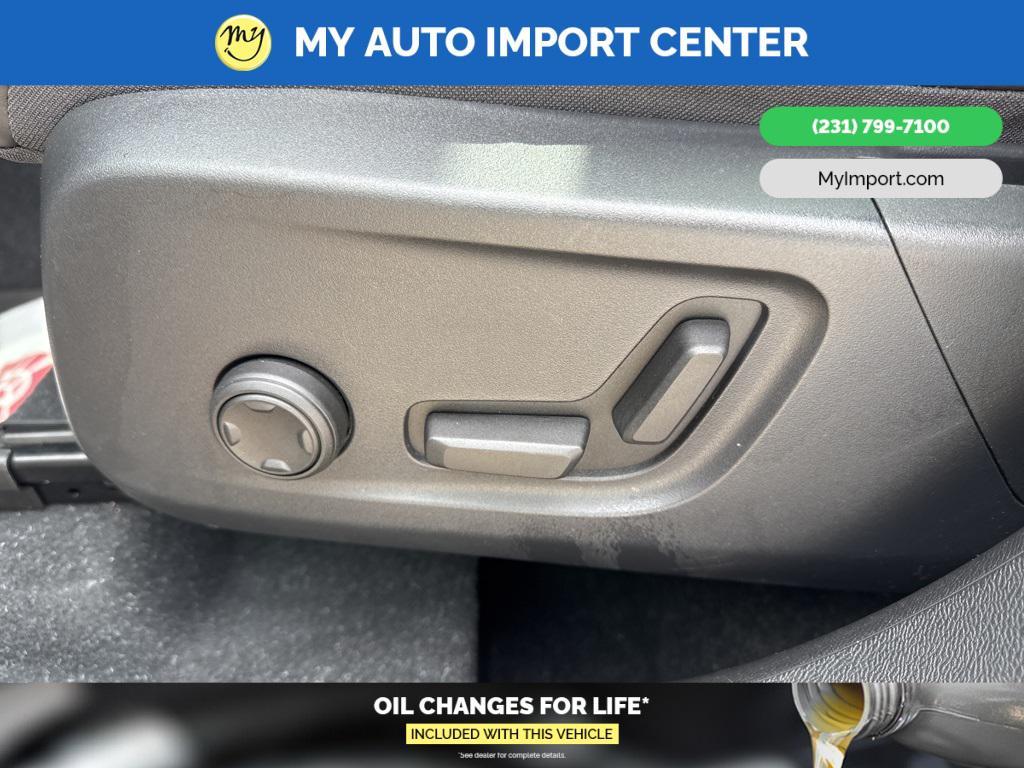 used 2022 Volvo XC40 car, priced at $33,450