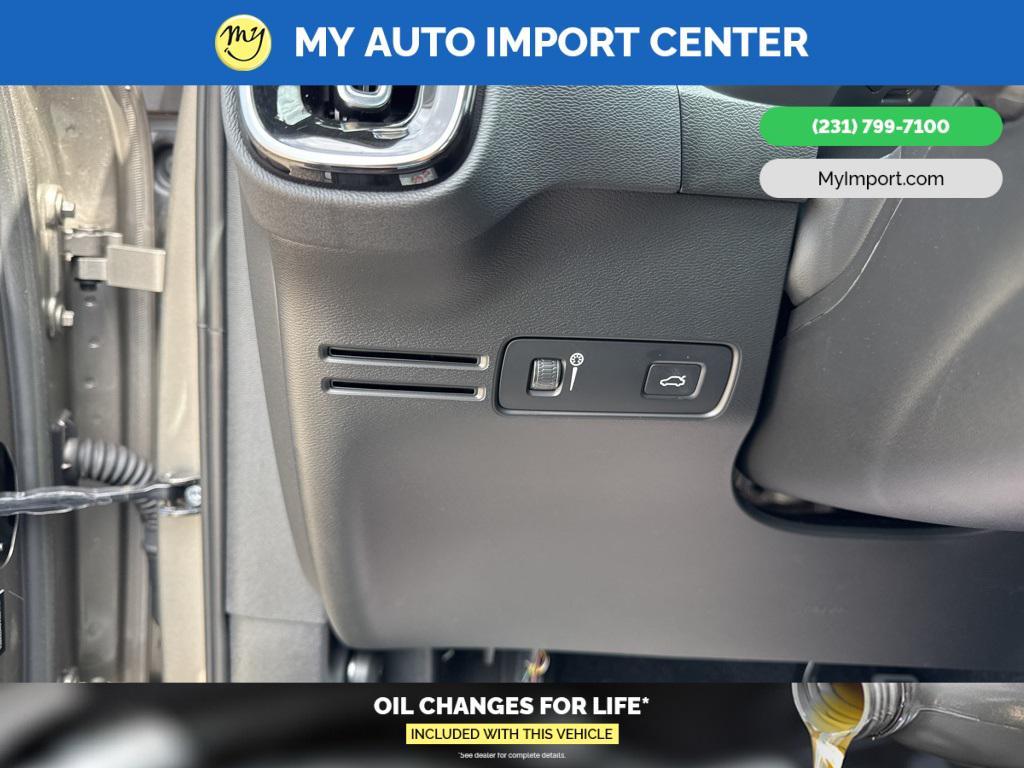 used 2022 Volvo XC40 car, priced at $33,450