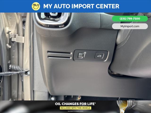 used 2022 Volvo XC40 car, priced at $34,281
