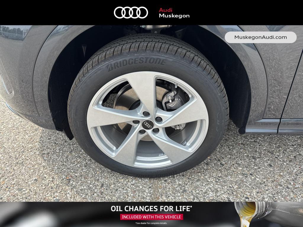 new 2025 Audi Q5 car, priced at $61,300