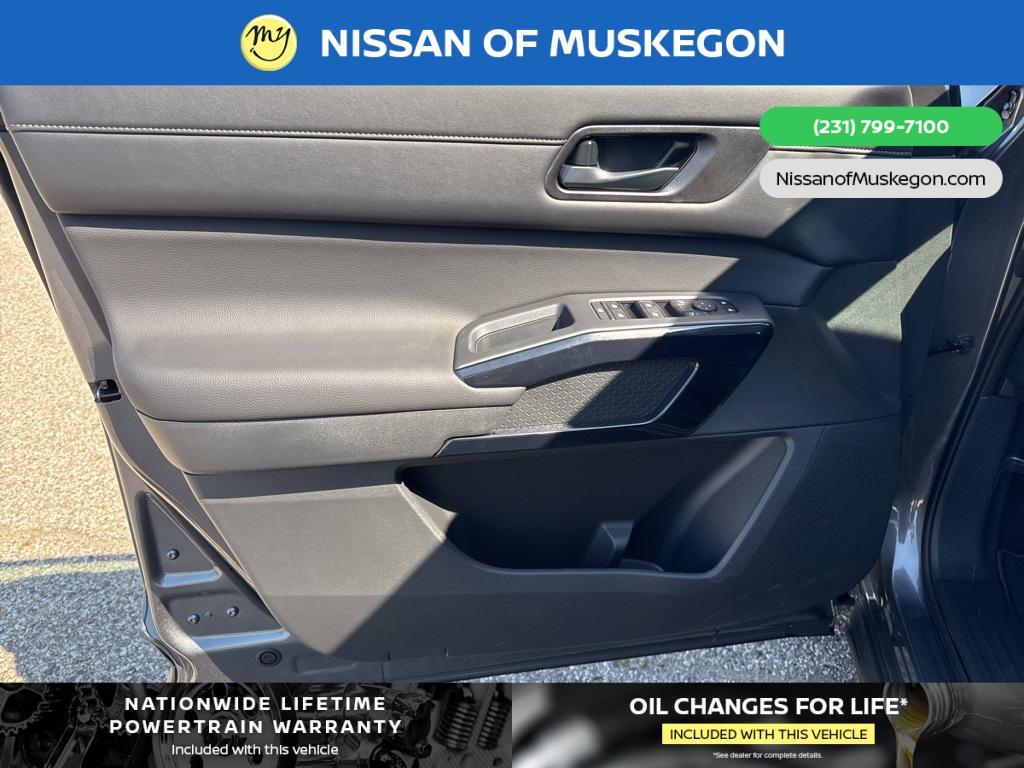 new 2025 Nissan Pathfinder car, priced at $43,880