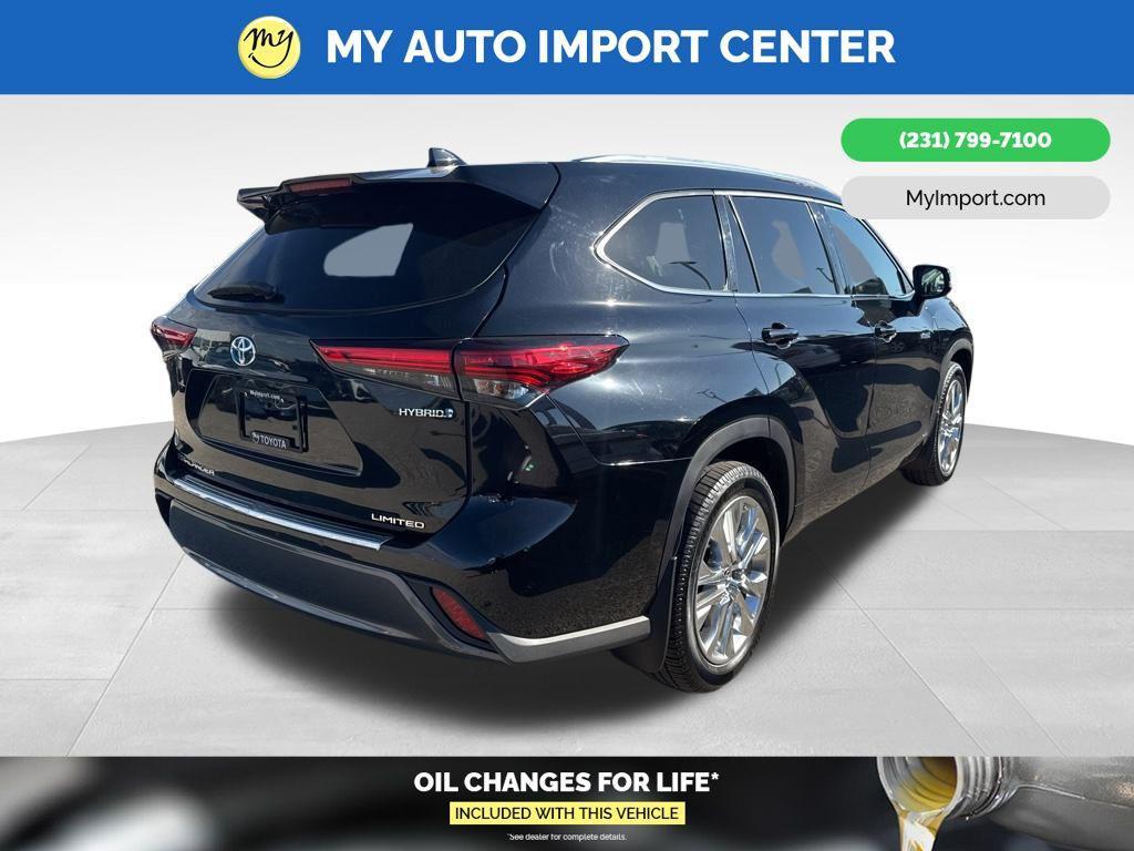 used 2020 Toyota Highlander Hybrid car, priced at $35,185